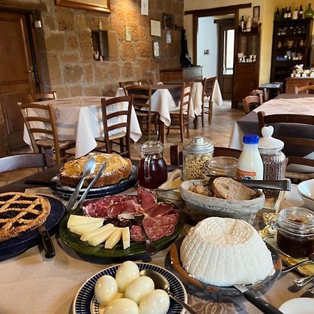 Bio Agriturismo Aia Del Tufo Sorano Kültér fotó