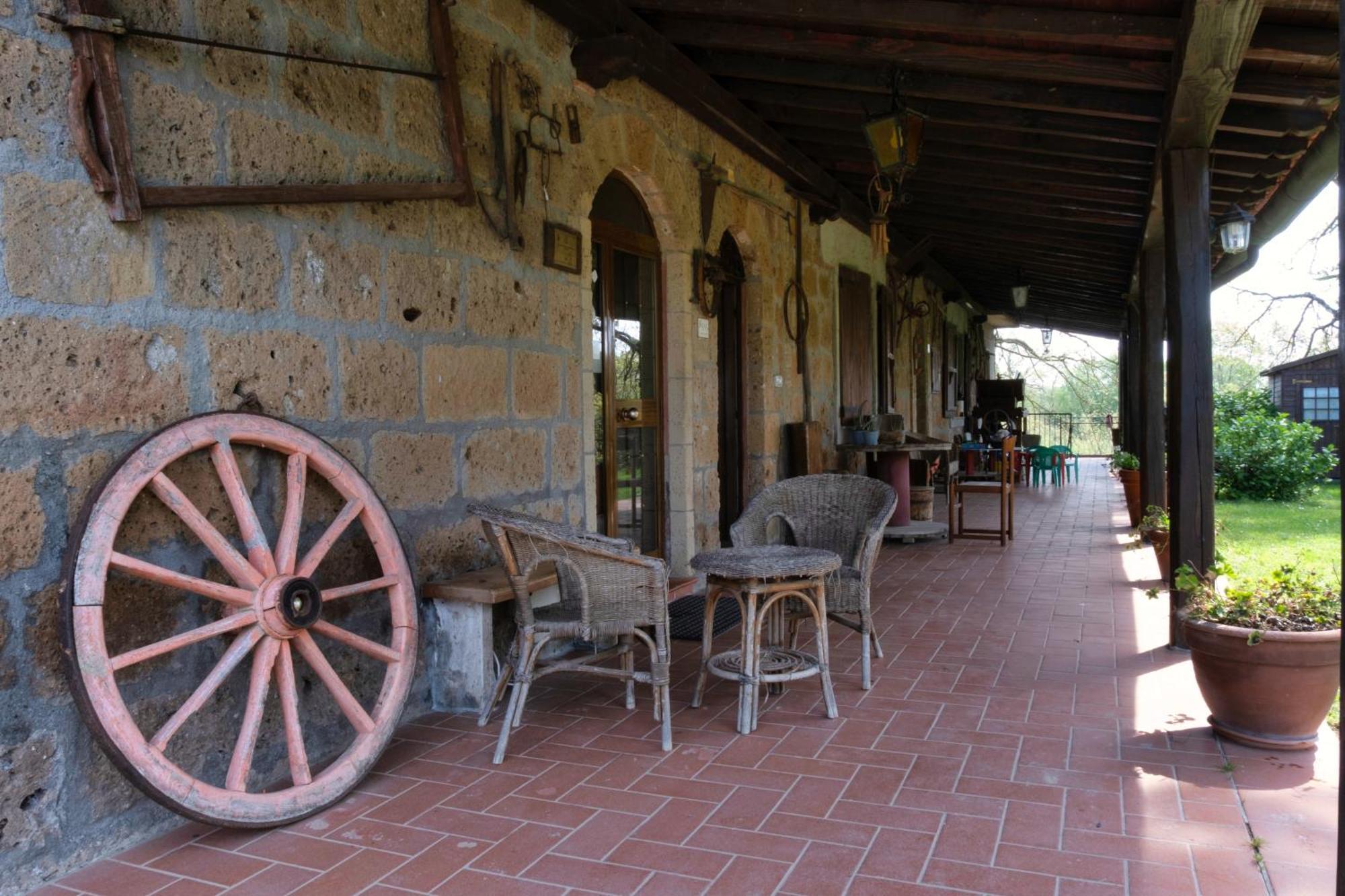 Bio Agriturismo Aia Del Tufo Sorano Kültér fotó